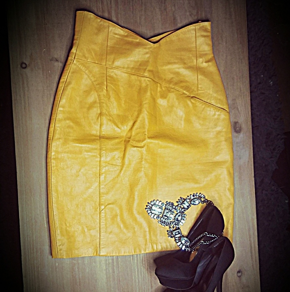 Vintage Bright Yellow Leather Skirt - Picture 2 of 7